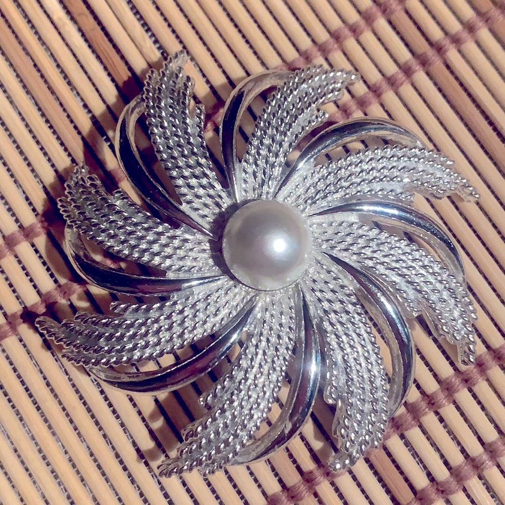 Starburst Poinsettia Brooch